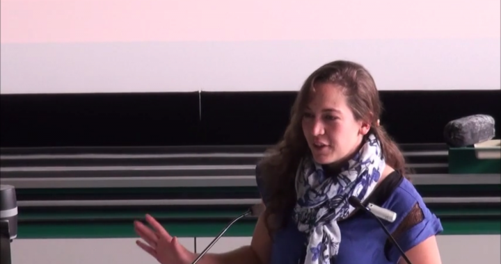 Elisa Meyla lors de sa conférence "a-t-on besoin de Dieu pour être quelqu'un de bien" lors de la semaine Big Questions 2016 à Genève.