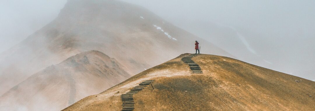 Les nombreuses religions sont autant de chemins vers le sommet d'une même montagne